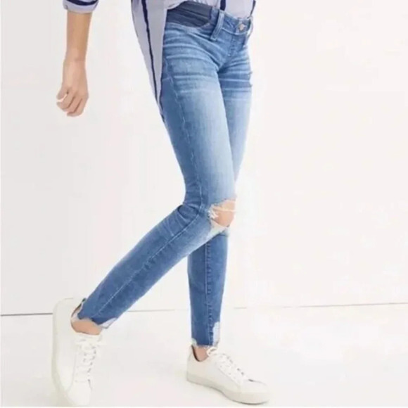 Madewell Maternity Distressed Skinny Jeans - Picture 1 of 6